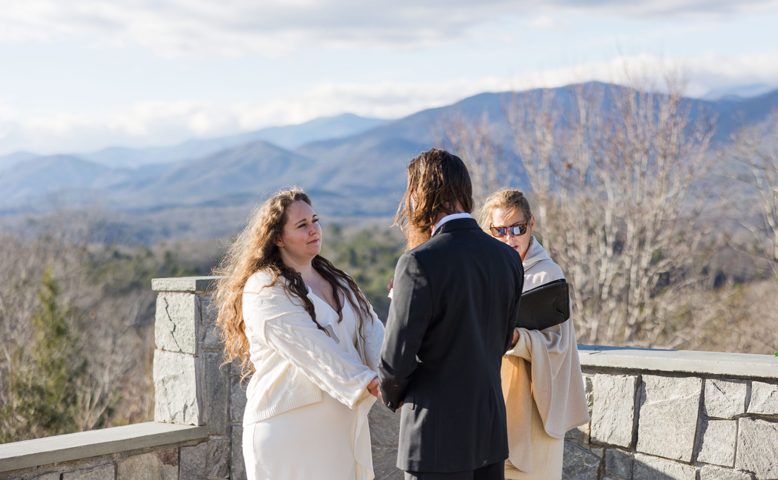 Couple elopes in the Blue Ridge Mountains